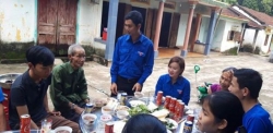 Hội LHTN xã Tam Thành ra quân tình nguyện giúp đỡ gia đình chính sách
